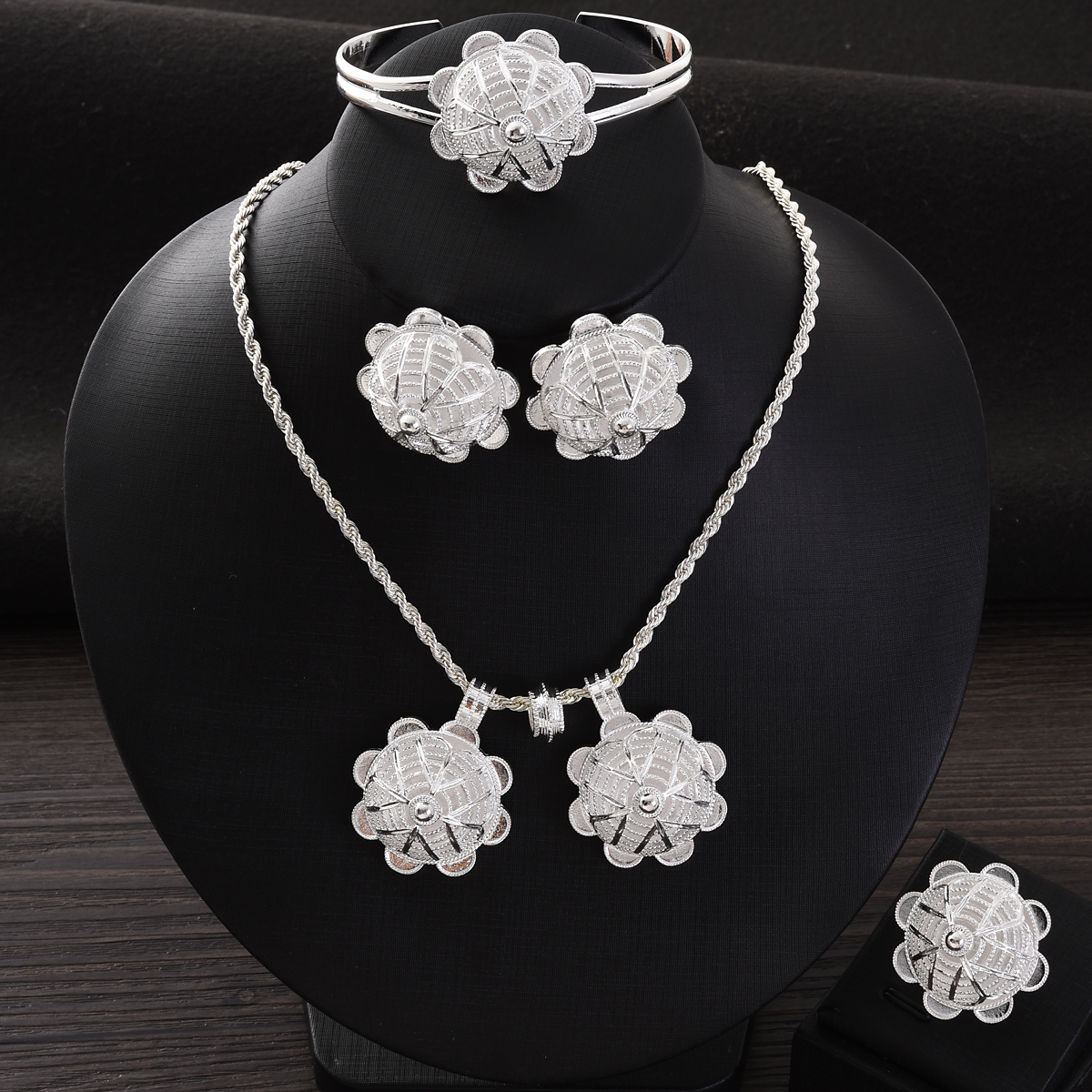 Africa Silver Color Jewelry Ac - Ethnic Fashion Dubai recensie en prijs