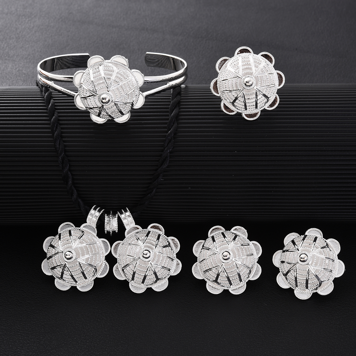 Africa Silver Color Jewelry Ac - Ethnic Fashion Dubai recensie en prijs