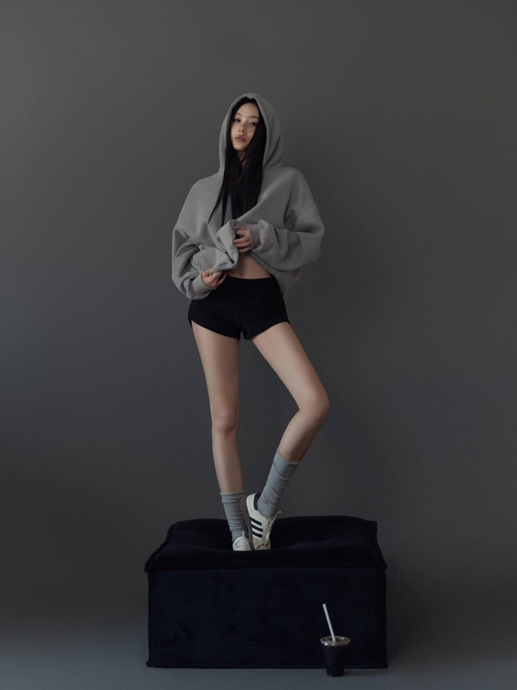 Gray Mood Portrait Theme Photo - Ethnic Fashion Studio recensie en prijs