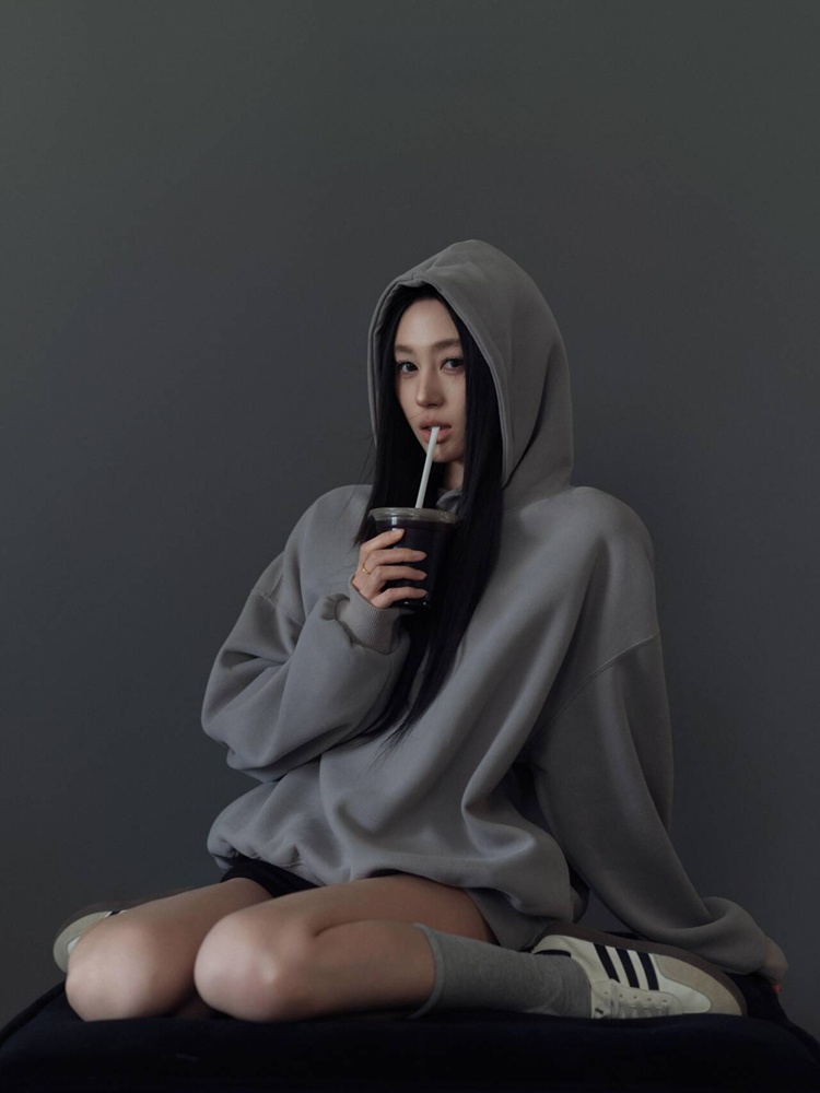 Gray Mood Portrait Theme Photo - Ethnic Fashion Studio recensie en prijs