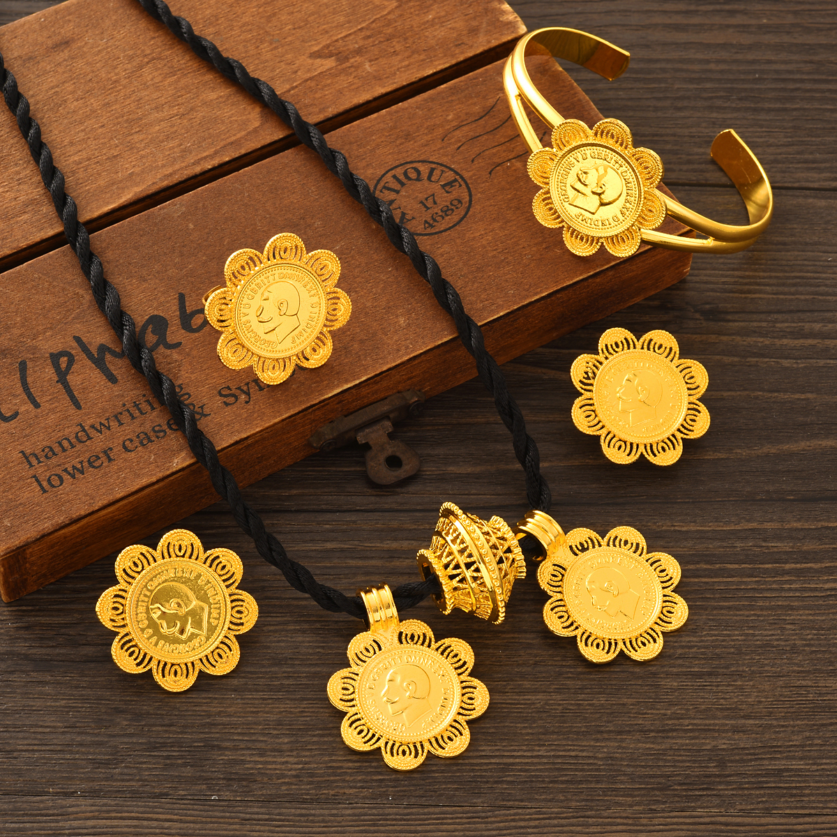 Dubai 24k Gold Plated Double P - Ethnic Fashion Dubai recensie en prijs