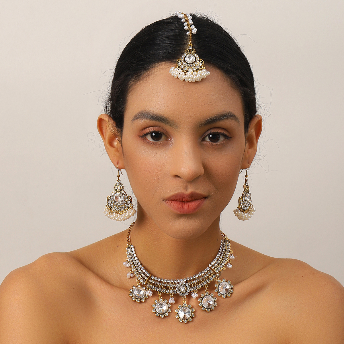 Luxury Gold Color Round Crysta - Ethnic Fashion Dubai recensie en prijs