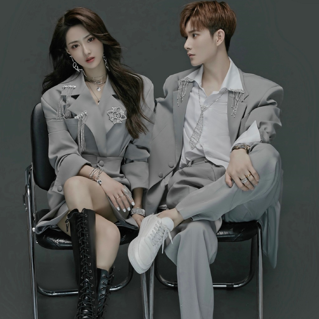 Fashionable Couple's Suit Set  - Ethnic Fashion Studio recensie en prijs